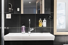 Tott Stay – Easy Slope Access