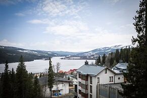 Tott Stay – Easy Slope Access