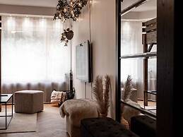 Tott Stay – Easy Slope Access