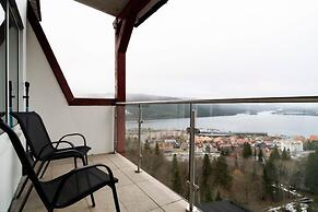 Tott Stay – Easy Slope Access