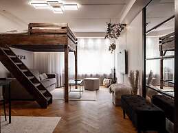 Tott Stay – Easy Slope Access