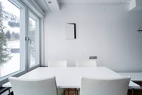 Tott Stay – Easy Slope Access