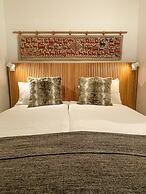 Tott Stay – Easy Slope Access