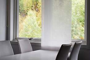 Tott Stay – Easy Slope Access