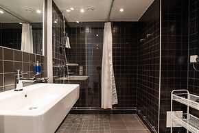 Tott Stay – Easy Slope Access