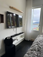 Tott Stay – Easy Slope Access