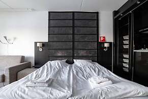 Tott Stay – Easy Slope Access