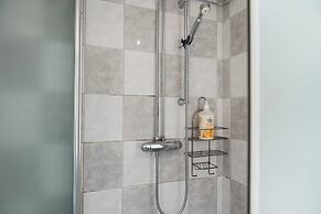 Tott Stay – Easy Slope Access