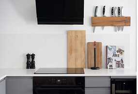 Tott Stay – Easy Slope Access