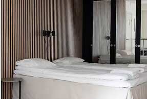 Tott Stay – Easy Slope Access