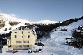 Tott Stay – Easy Slope Access