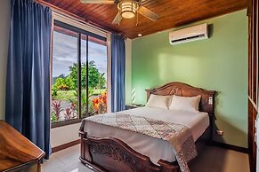 Nayari Frog Farmstay Villa La Fortuna