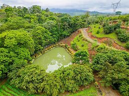 Nayari Arenal Farmstay A-frame Chalet La Fortuna
