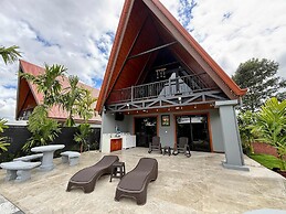 Nayari Poas Farmstay A-frame Chalet La Fortuna