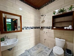 Nayari Poas Farmstay A-frame Chalet La Fortuna