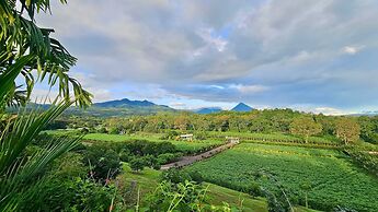 Nayari Poas Farmstay A-frame Chalet La Fortuna