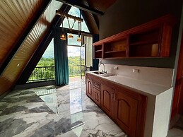 Nayari Poas Farmstay A-frame Chalet La Fortuna