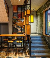 Tianmen Mountain Loft Art Inn