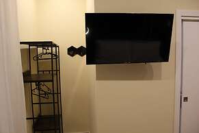 Blackwoody Contemporary Rooms - Toledo