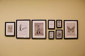 Blackwoody Contemporary Rooms - Toledo