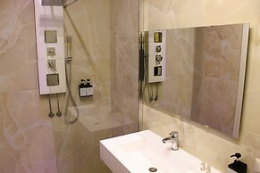 Blackwoody Contemporary Rooms - Toledo