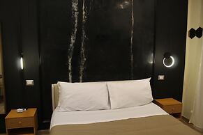 Blackwoody Contemporary Rooms - Toledo