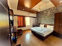 Hotel Candlewood Bar & Restro