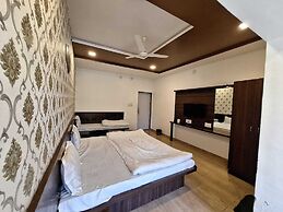 Hotel Candlewood Bar & Restro