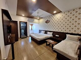 Hotel Candlewood Bar & Restro
