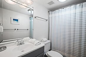 Shoreline Towers 1113