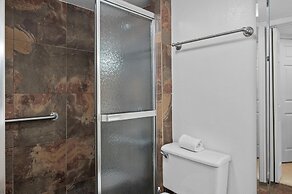 Shoreline Towers 1113