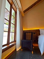 YueLore Retreat
