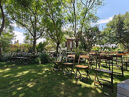YueLore Retreat