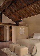 YueLore Retreat