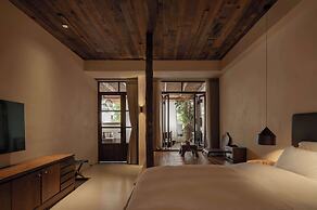 YueLore Retreat