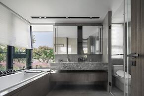 Wilderness Art Hotel