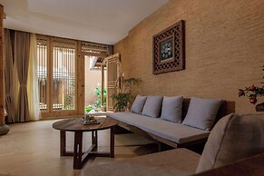 Lijiang half yard hotel