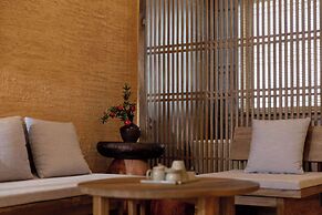 Lijiang half yard hotel