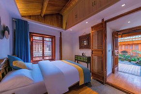 Lijiang half yard hotel