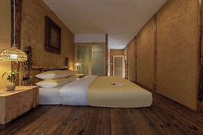 Lijiang half yard hotel