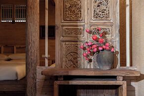 Lijiang half yard hotel