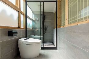 Lijiang half yard hotel