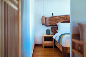 Lijiang half yard hotel