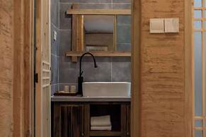 Lijiang half yard hotel