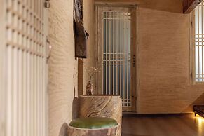 Lijiang half yard hotel