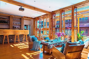 Lijiang half yard hotel