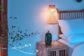 Lijiang half yard hotel