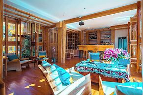 Lijiang half yard hotel