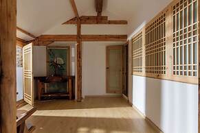 Lijiang half yard hotel