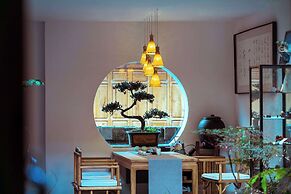 Lijiang half yard hotel